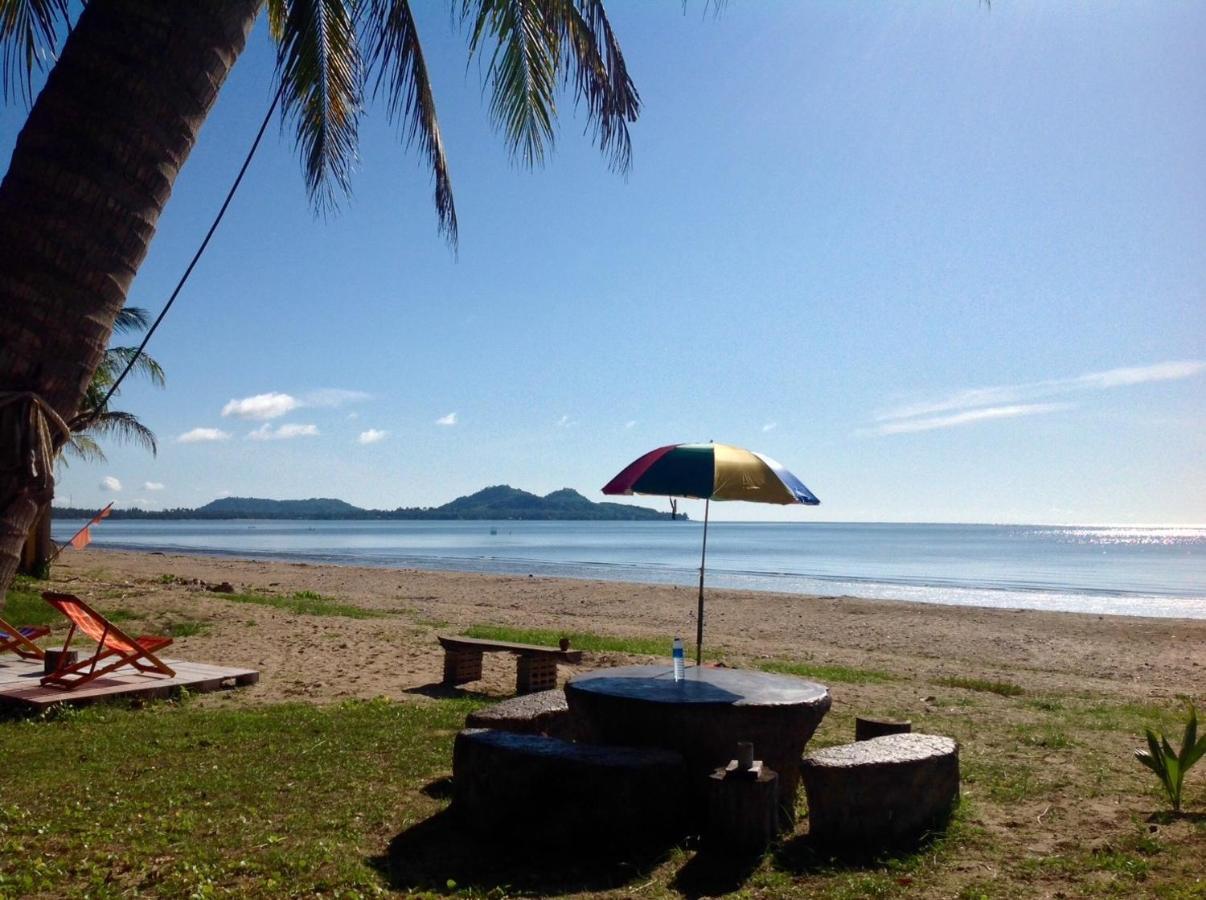 Hotel Ban Tawansongfa Lang Suan Exterior foto